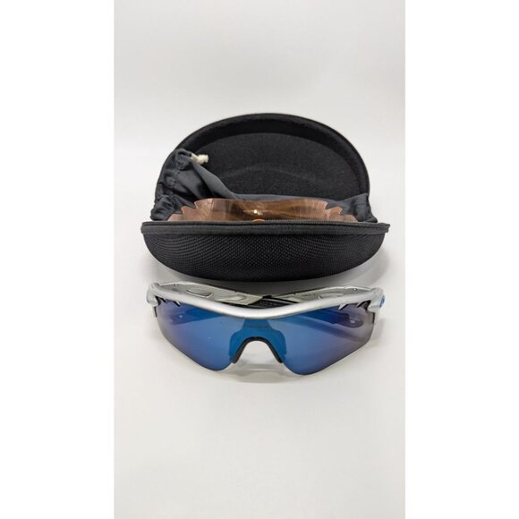 Oakley Silver/Blue Radarlock Path Sunglasses - Picture 2 of 7